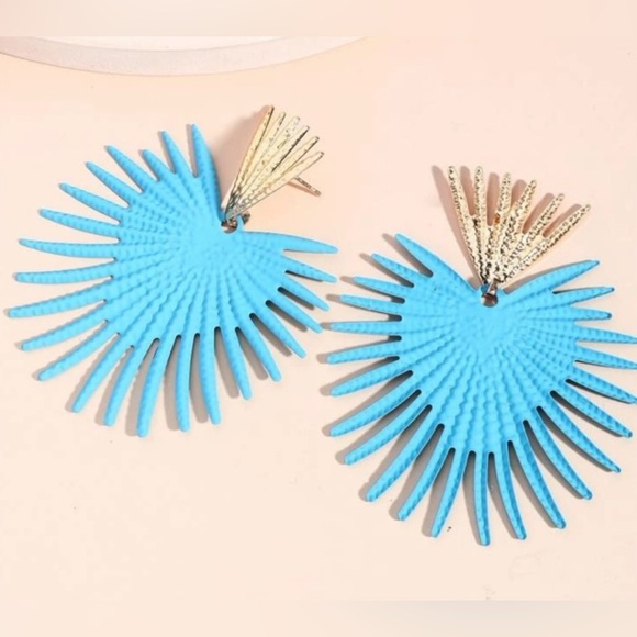 Zara “Radiance” Baby Blue Heart Crown Sunburst Beam Ray Regal Royal Gold Earring - Picture 10 of 14